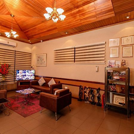 Mahogany Lodge, Cantonments Accra Exteriér fotografie
